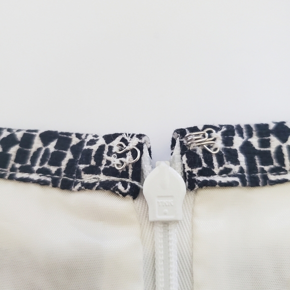 Anthropologie Tabitha black & white pattern skirt straight skirt mini office 2 - Picture 7 of 8